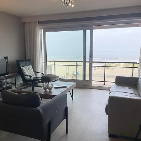 Apartment Scoropio B401 With Frontal Sea View Nieuwpoort