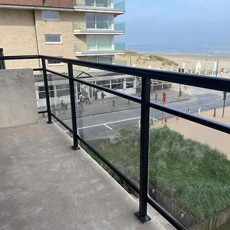 Scoropio B401 With Frontal Sea View Apartment