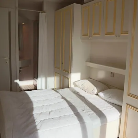 Apartment Scoropio B401 With Frontal Sea View Nieuwpoort
