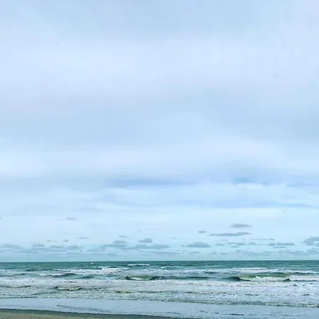 Apartment Scoropio B401 With Frontal Sea View Nieuwpoort